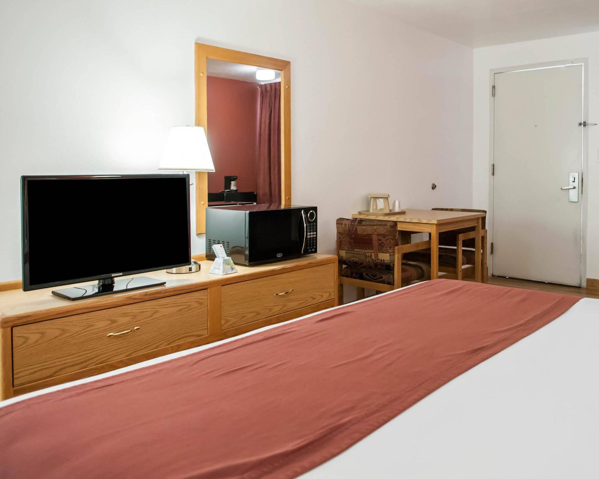 Econo Lodge Old Town Альбукерке Экстерьер фото